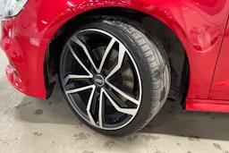 Punainen Audi S3 2019 kuva 13.