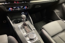 Punainen Audi S3 2019 kuva 24.