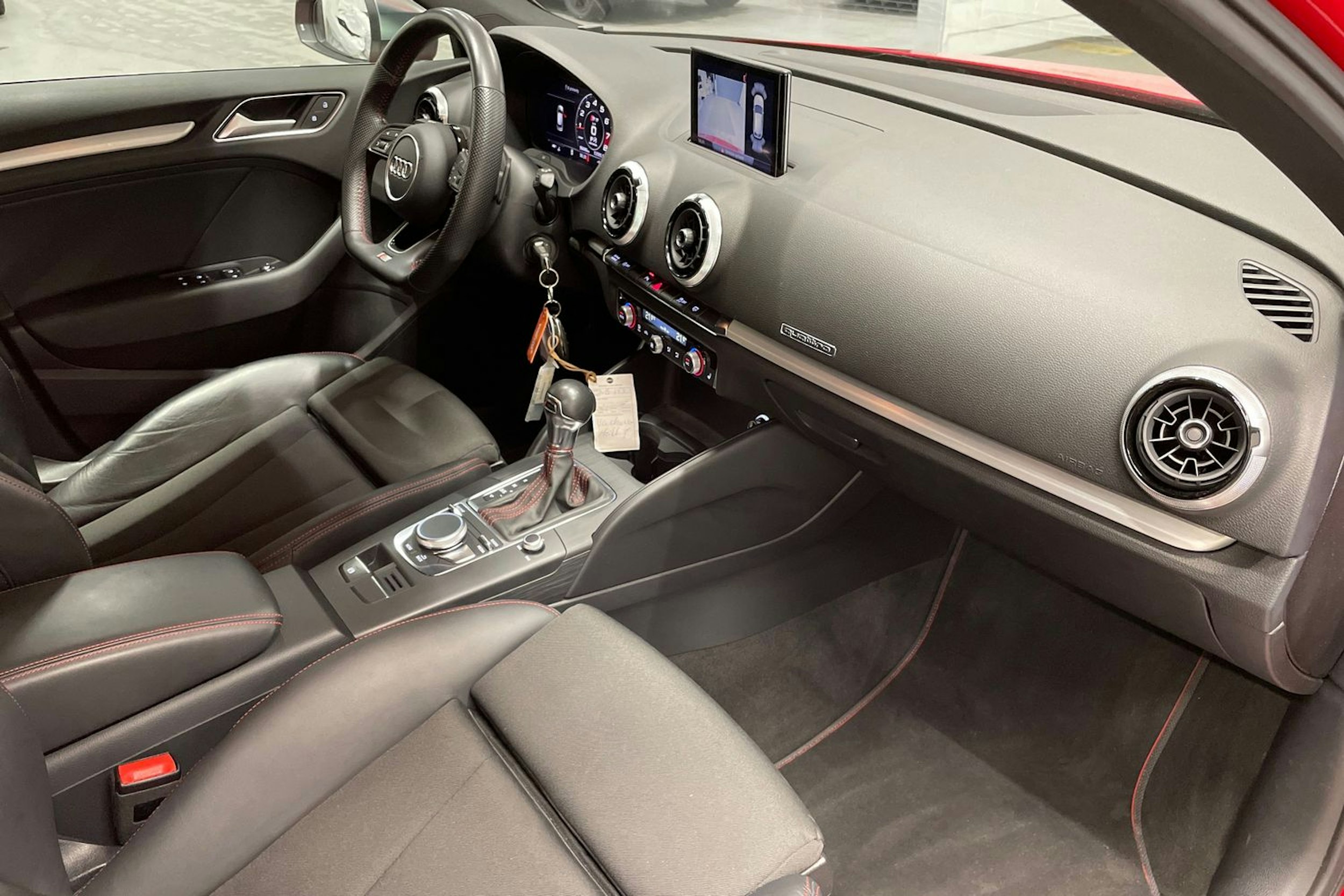Punainen Audi S3 2019 kuva 30.