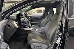 Musta Audi S3 2021 kuva 6.