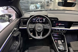 Musta Audi S3 2021 kuva 7.