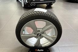 Musta Audi S3 2021 kuva 9.
