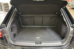 Musta Audi S3 2021 kuva 11.