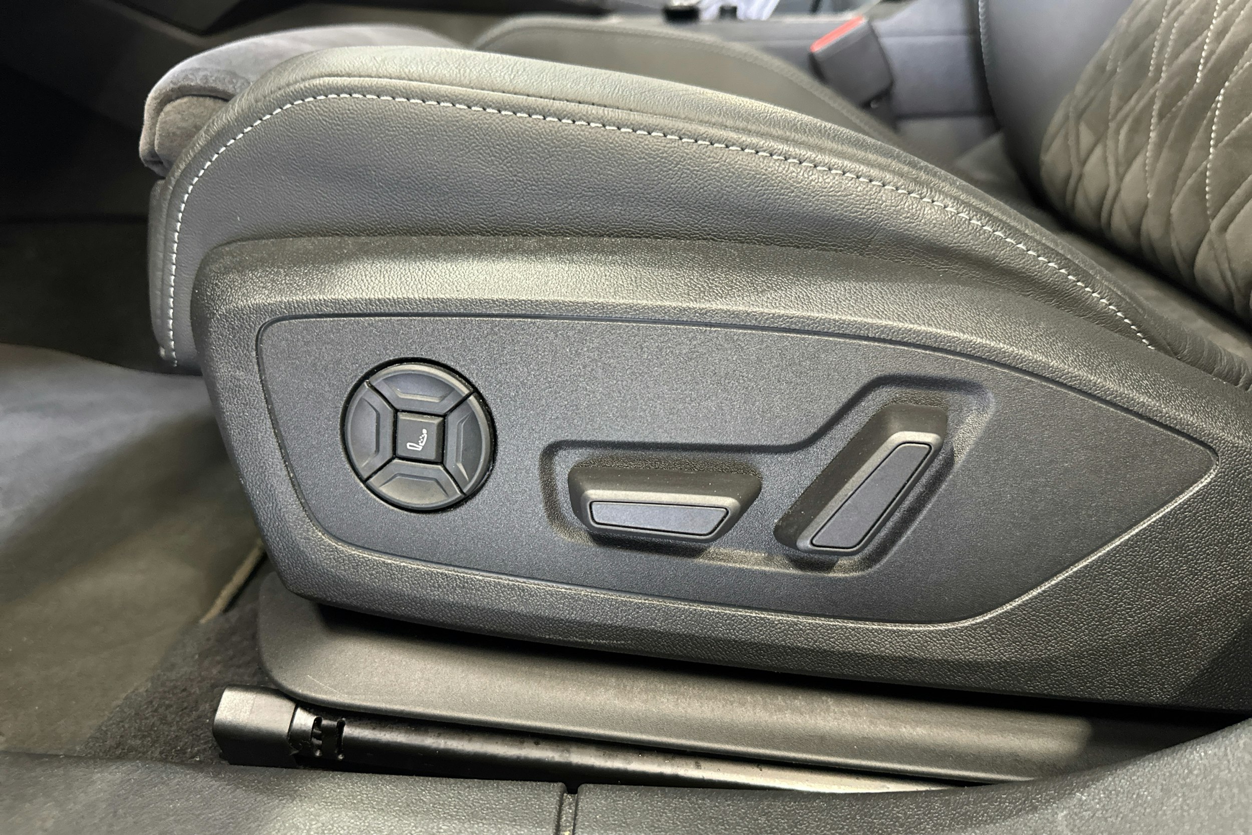 Musta Audi S3 2021 kuva 28.