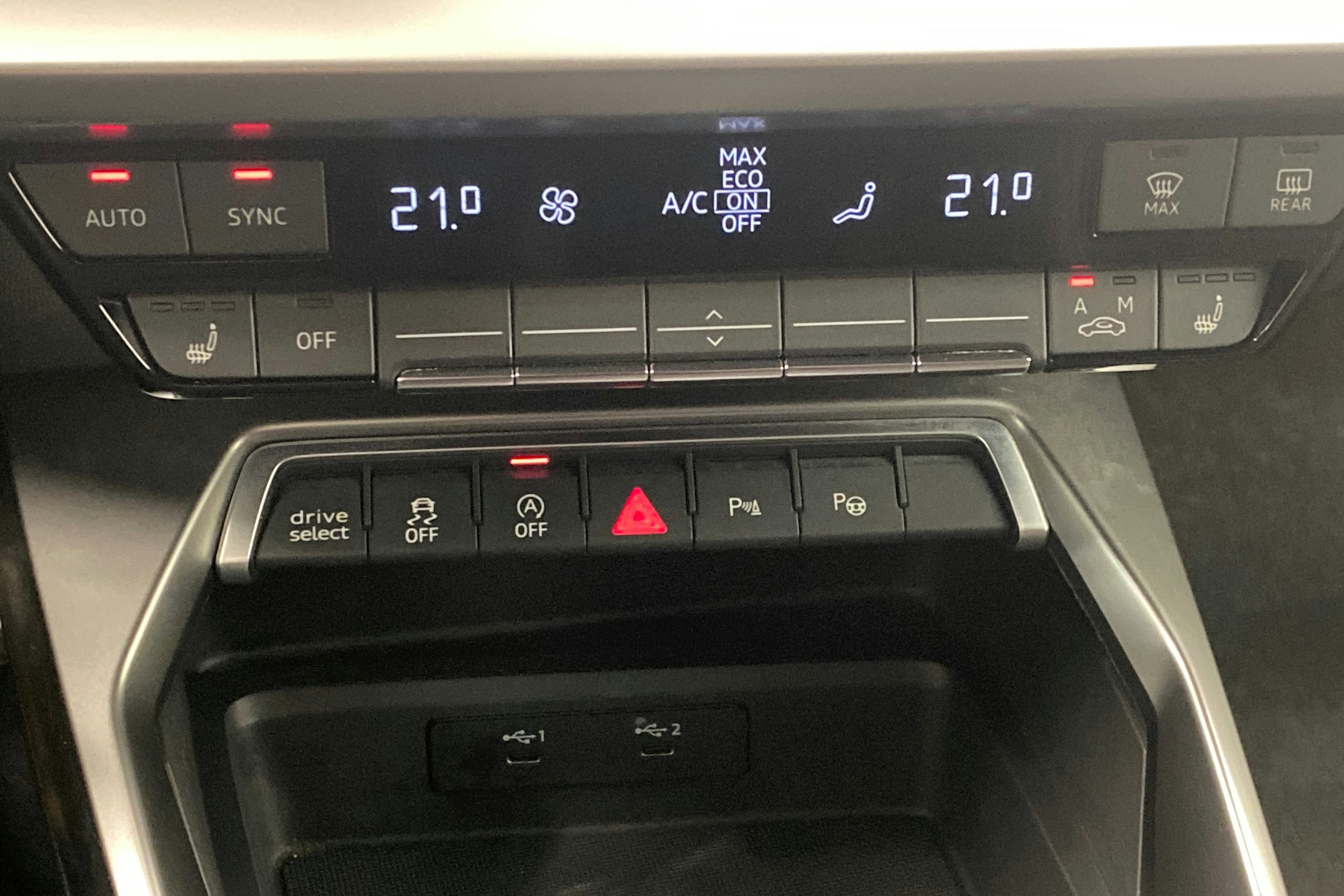 Valkoinen Audi S3 2021 kuva 17.