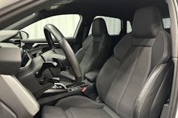 valkoinen Audi S3 2021 kuva 22.