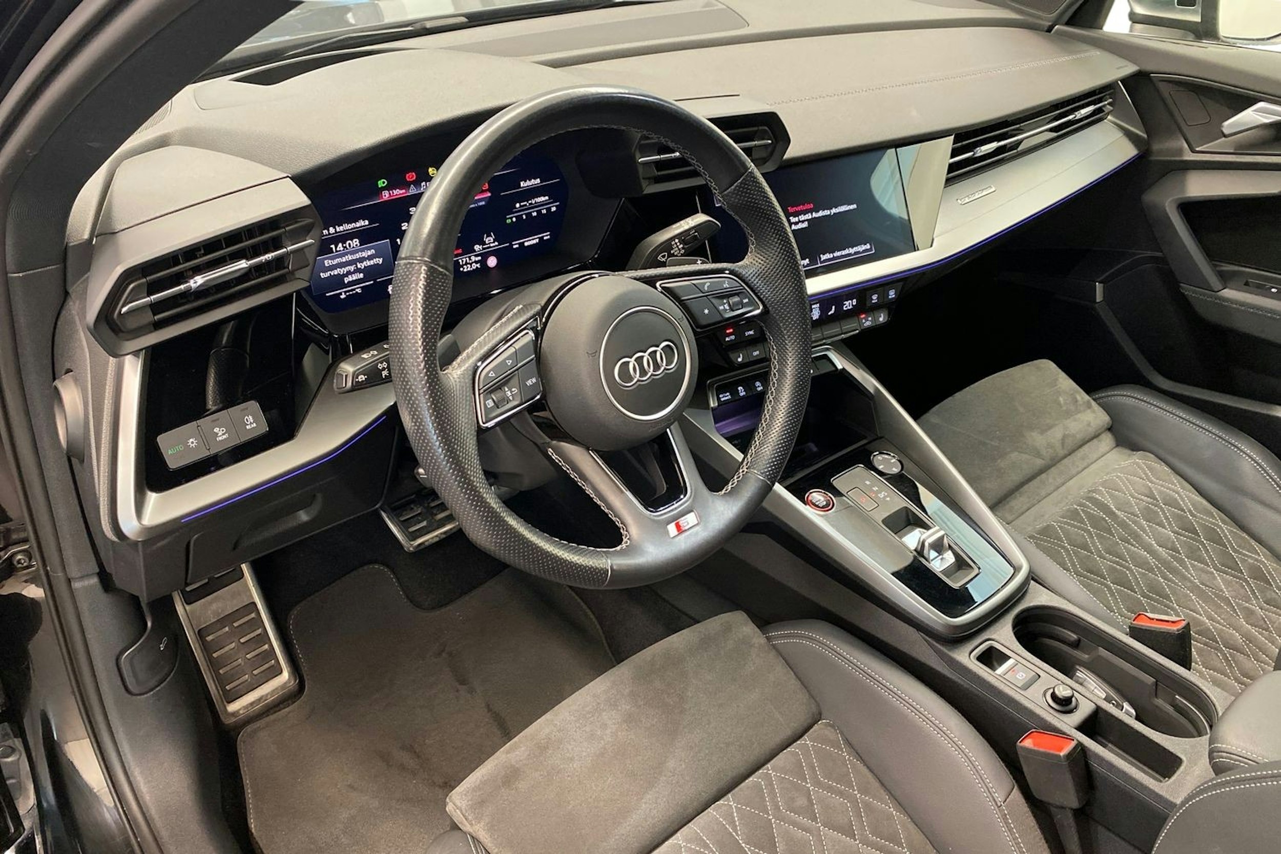 met. musta Audi S3 2021 kuva 6.