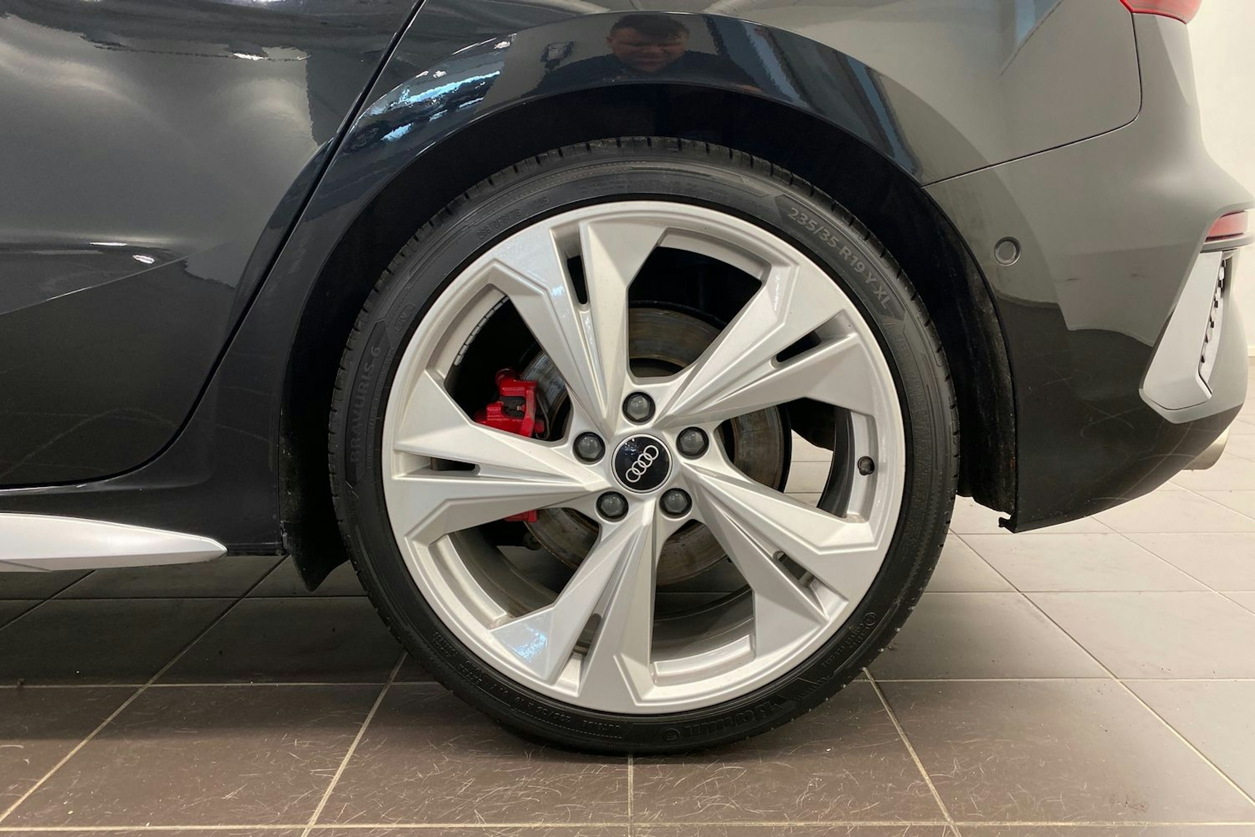 met. musta Audi S3 2021 kuva 10.