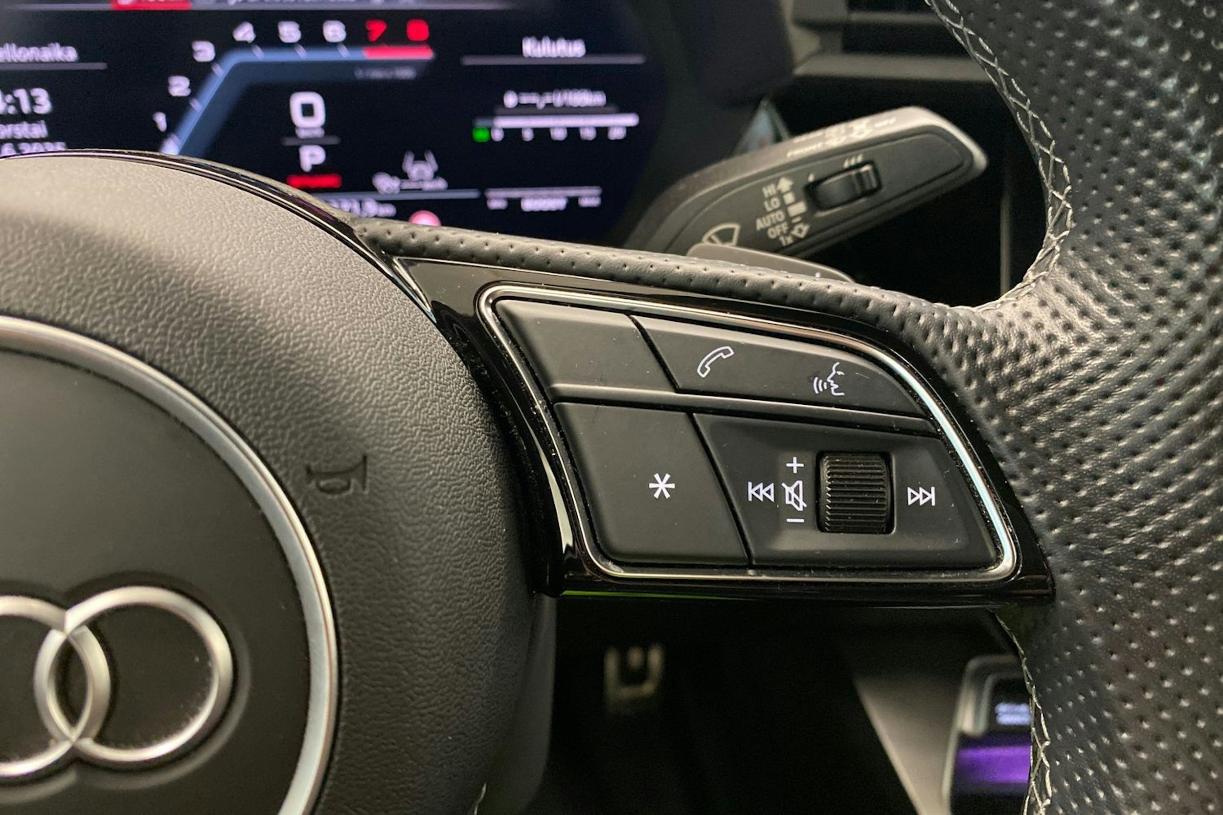 met. musta Audi S3 2021 kuva 14.