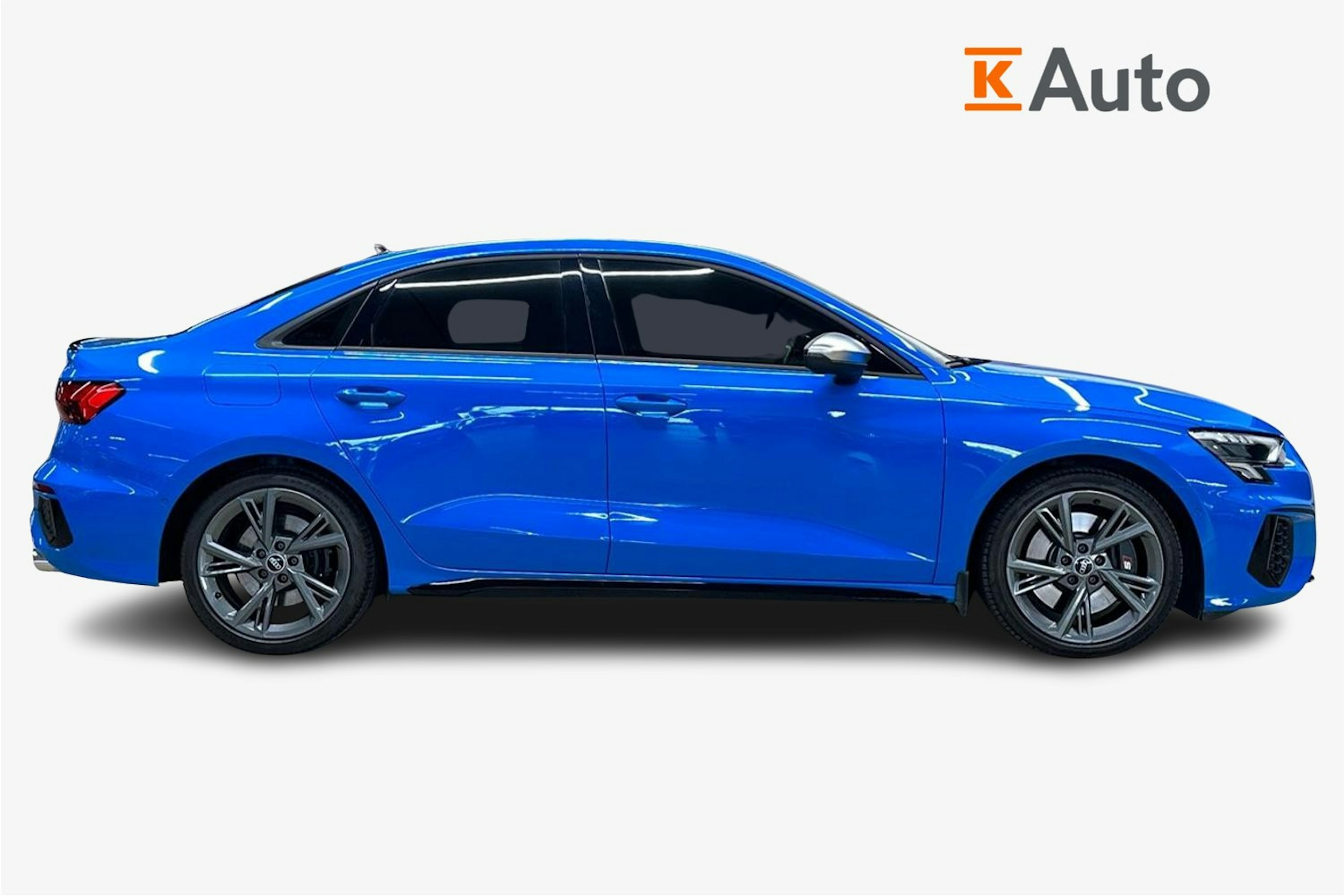 sininen Audi S3 2021 kuva 6.