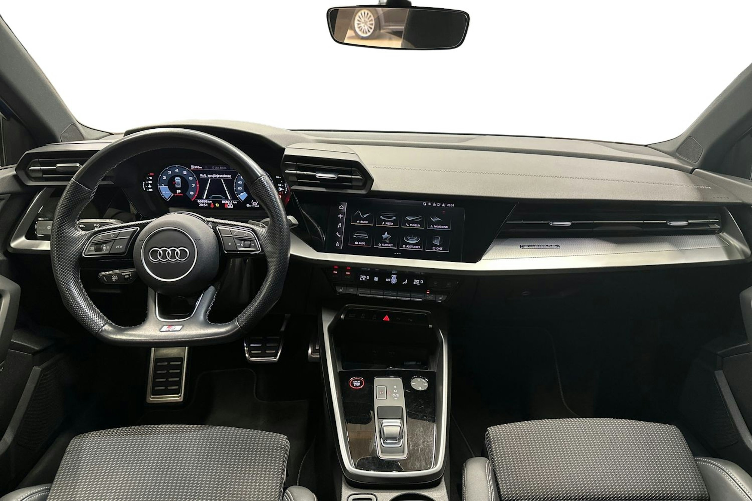 sininen Audi S3 2021 kuva 9.