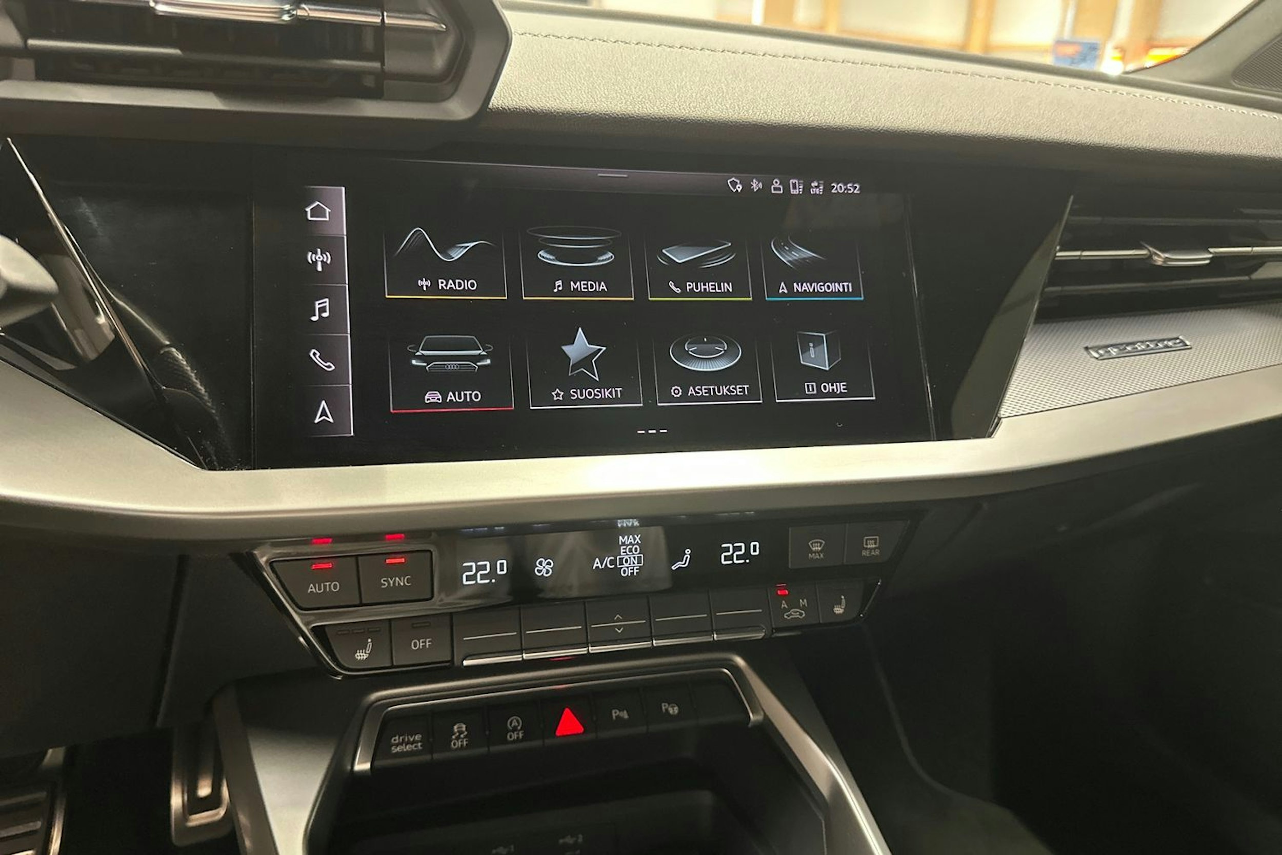 sininen Audi S3 2021 kuva 14.