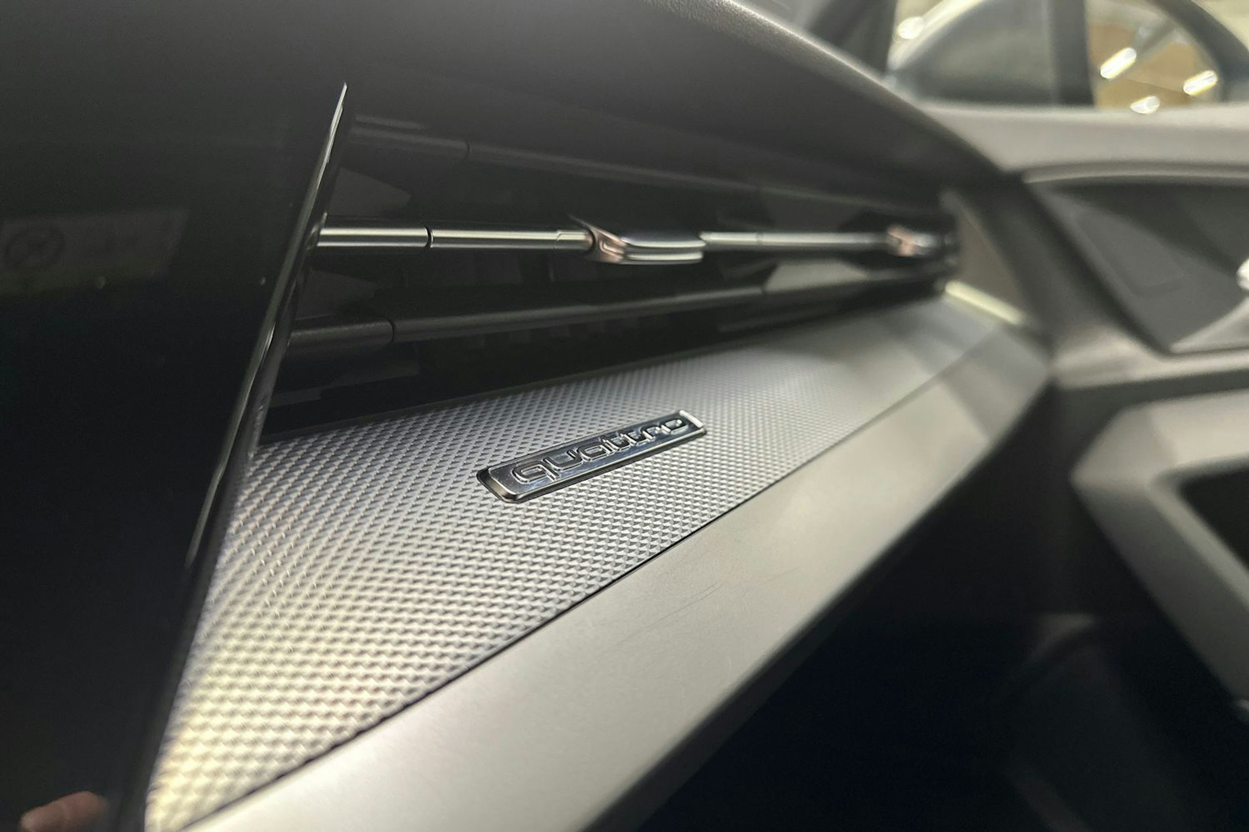 sininen Audi S3 2021 kuva 16.