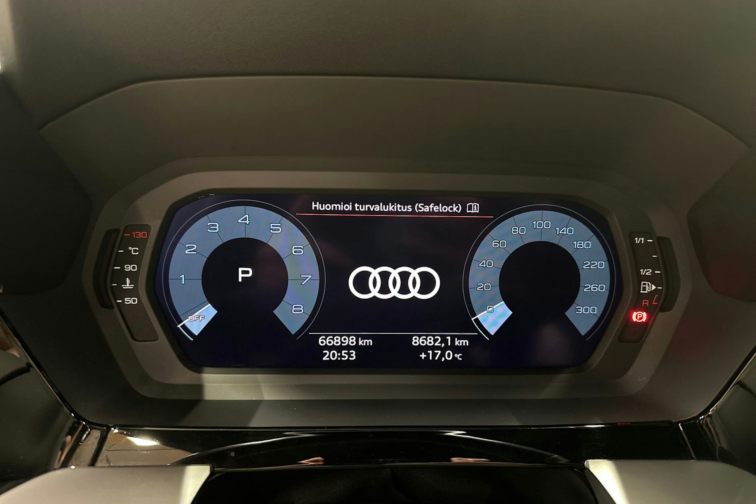 sininen Audi S3 2021 kuva 18.