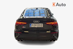 Musta Audi S3 2022 kuva 3.