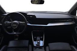 Musta Audi S3 2022 kuva 7.