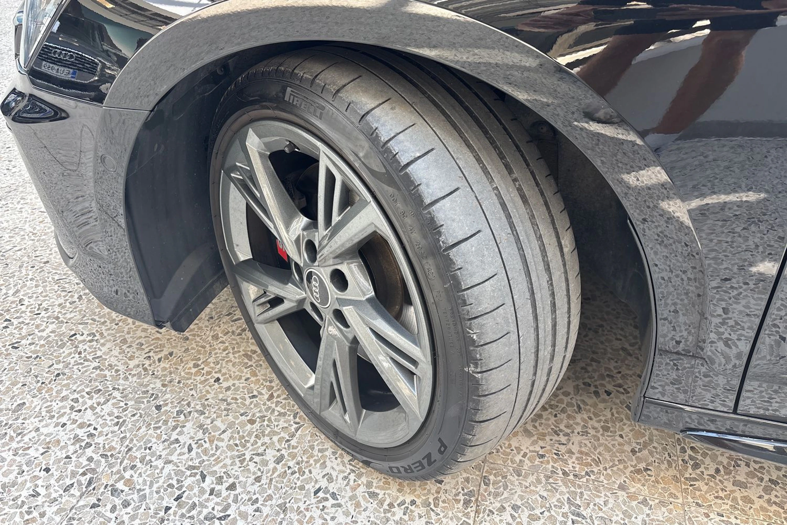 Musta Audi S3 2022 kuva 10.