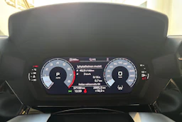 Musta Audi S3 2022 kuva 16.