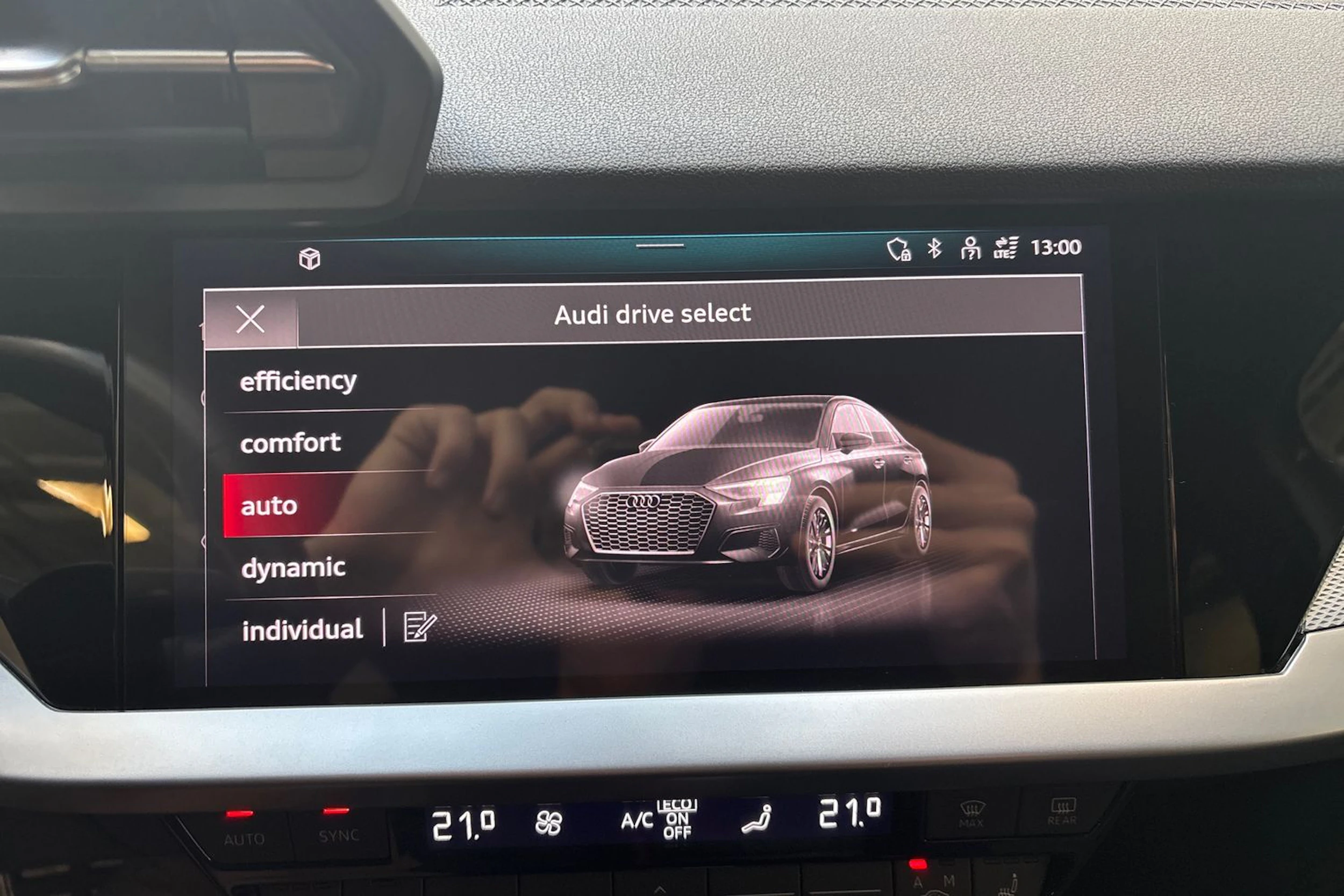 Musta Audi S3 2022 kuva 21.