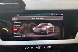 Musta Audi S3 2022 kuva 21.