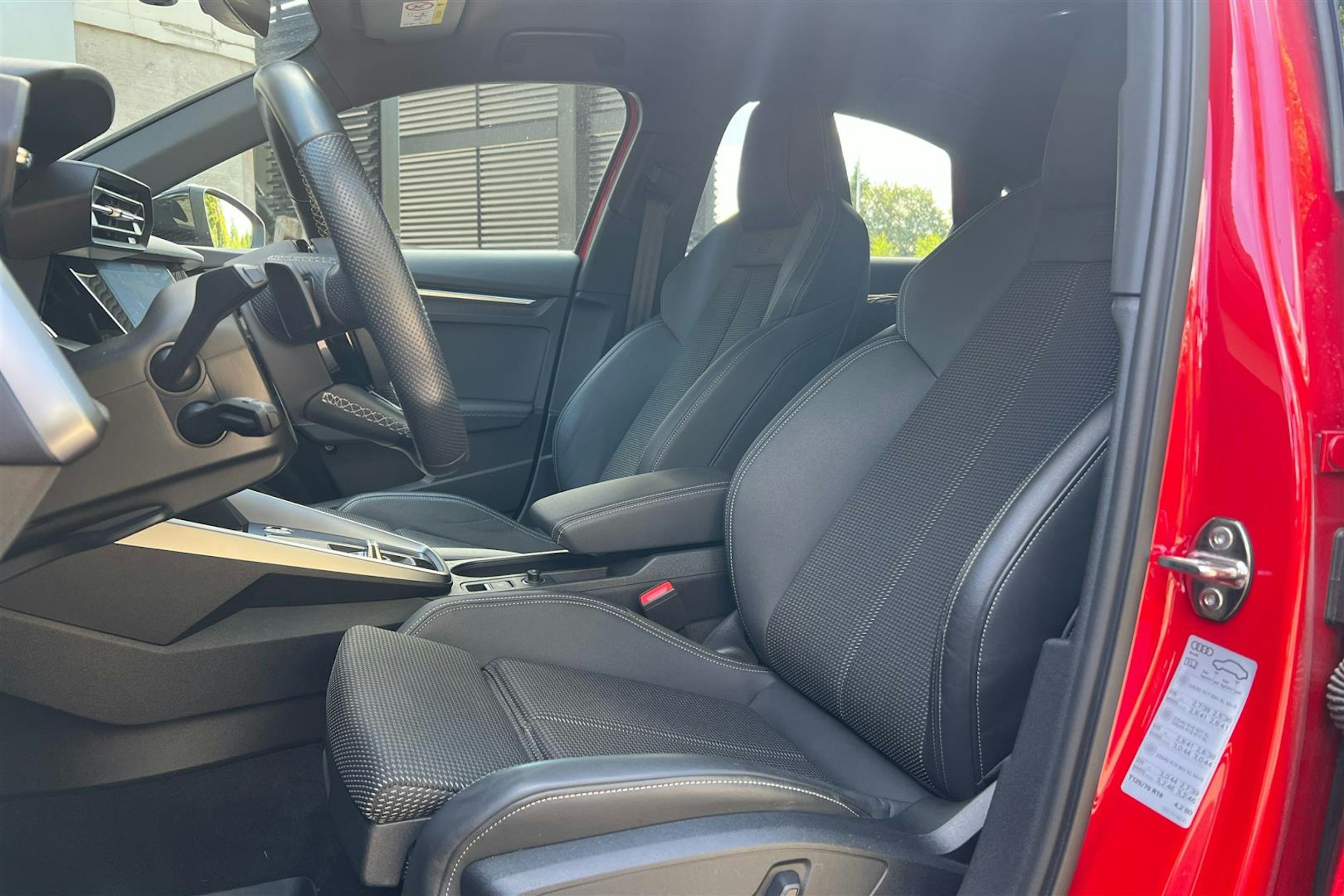 Punainen Audi S3 2022 kuva 3.