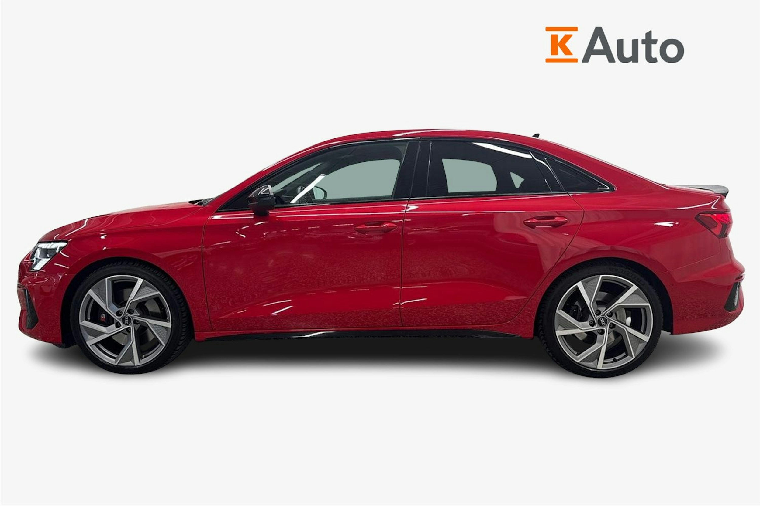 Punainen Audi S3 2022 kuva 6.