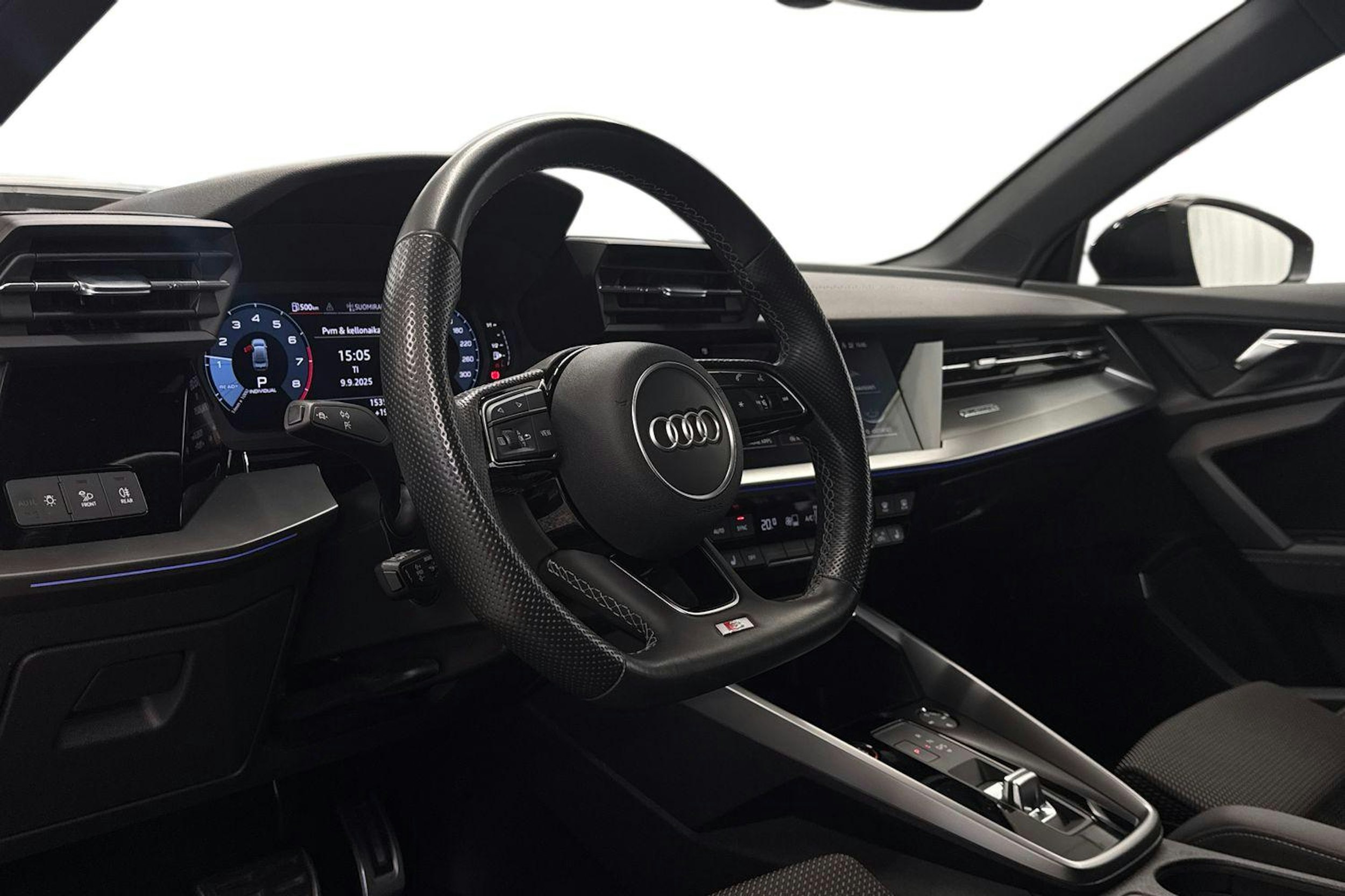 Punainen Audi S3 2022 kuva 7.