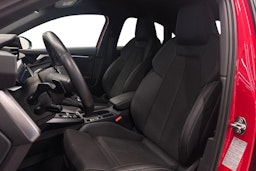 Punainen Audi S3 2022 kuva 11.
