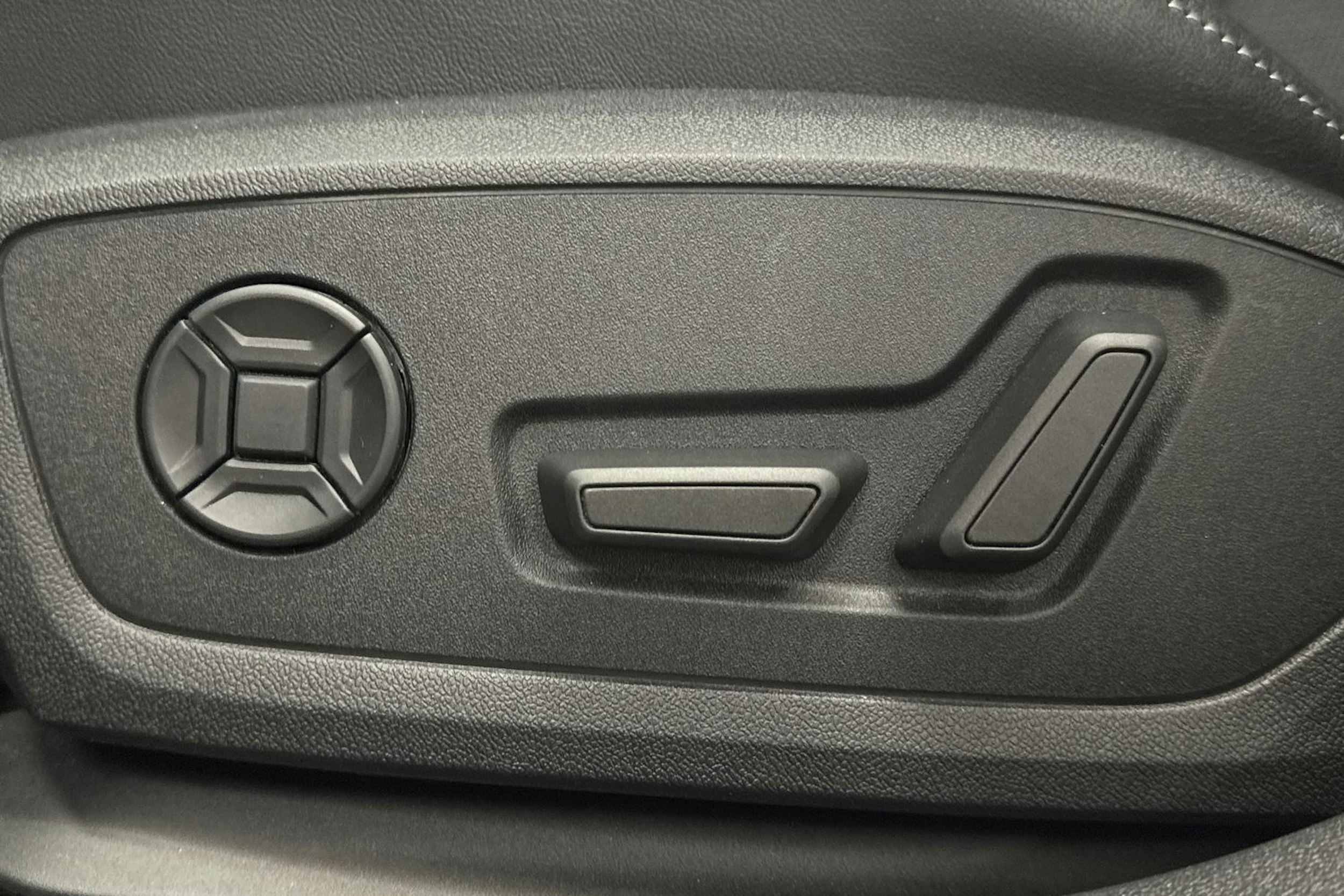 Punainen Audi S3 2022 kuva 13.
