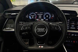 Punainen Audi S3 2022 kuva 14.