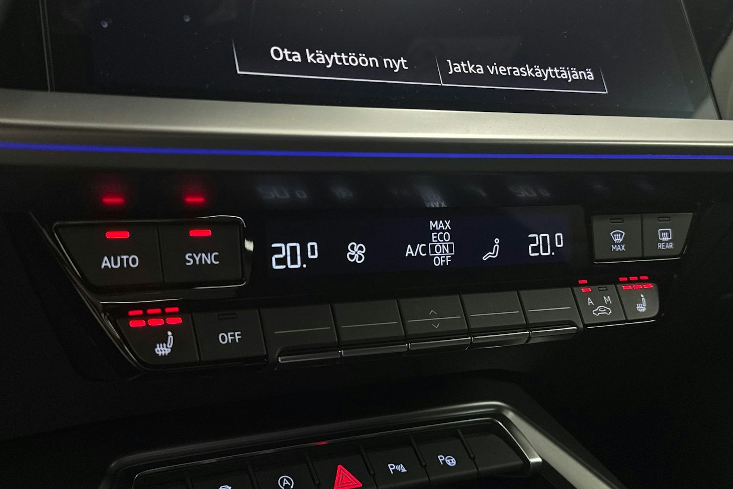 Punainen Audi S3 2022 kuva 24.