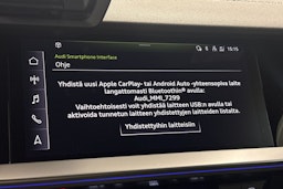 Punainen Audi S3 2022 kuva 28.