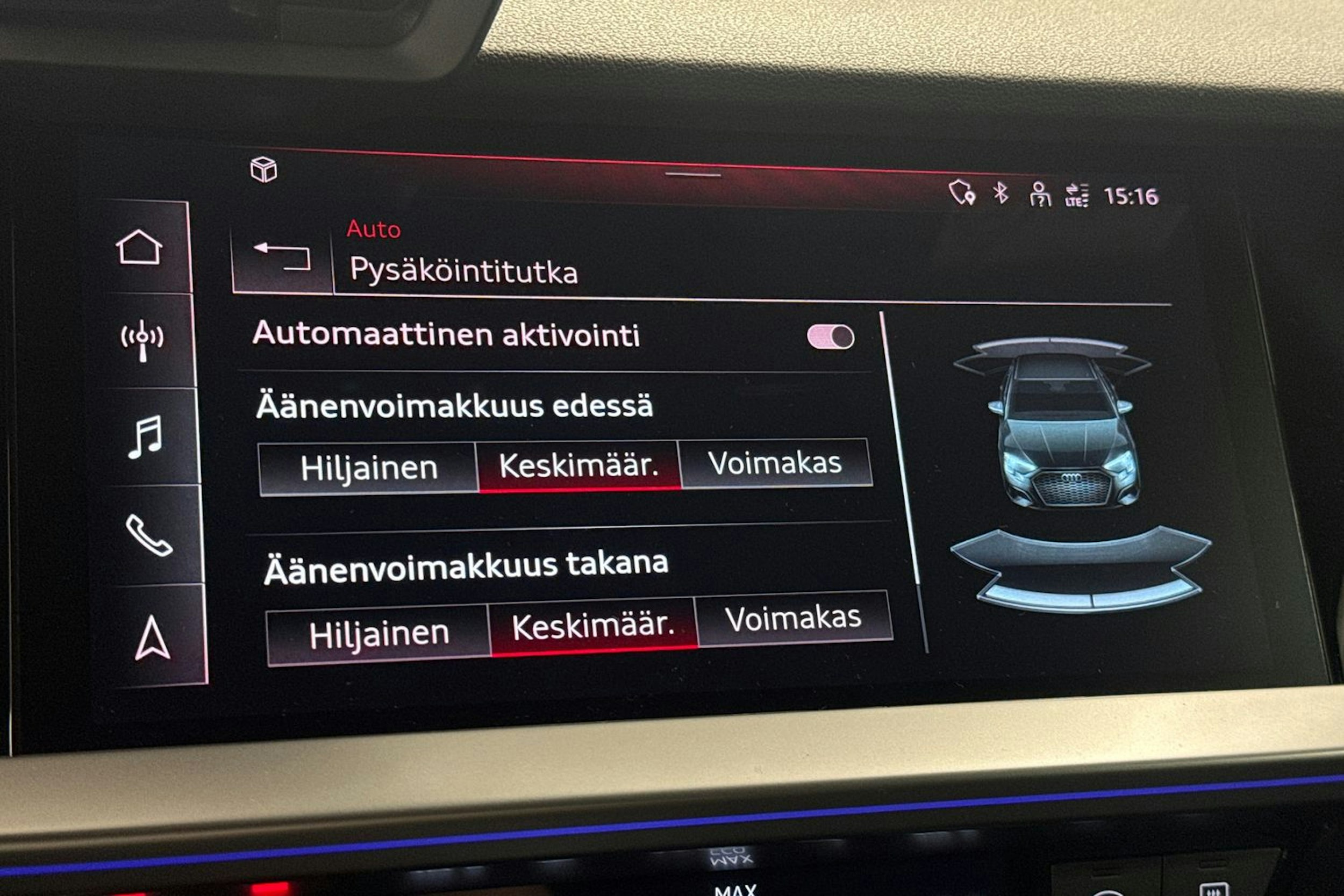 Punainen Audi S3 2022 kuva 32.