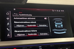 Punainen Audi S3 2022 kuva 32.