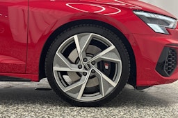 Punainen Audi S3 2022 kuva 36.