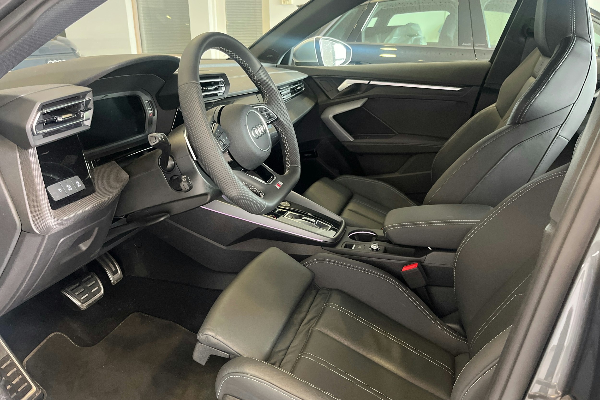 Harmaa Audi S3 2025 kuva 6.