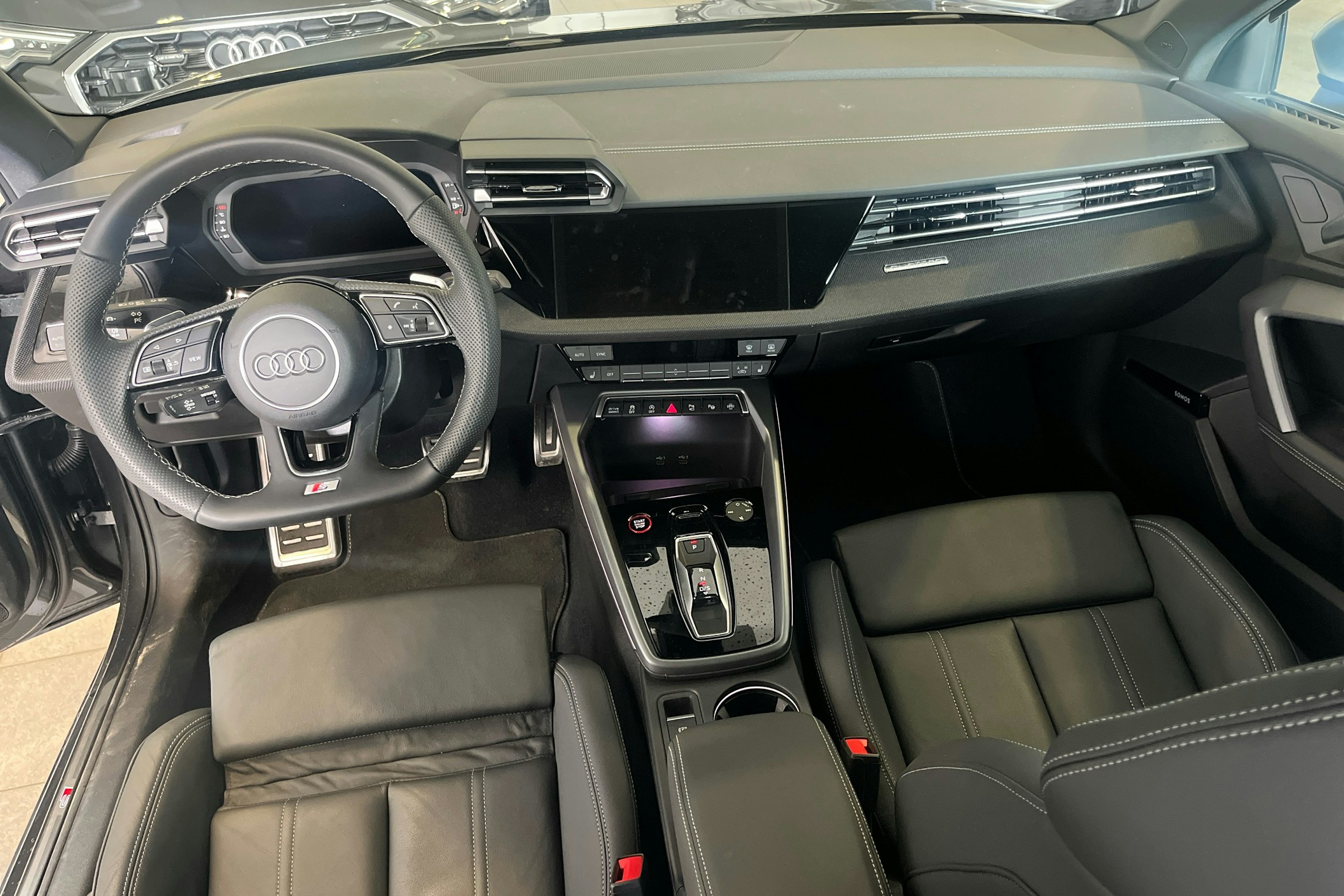 Harmaa Audi S3 2025 kuva 7.