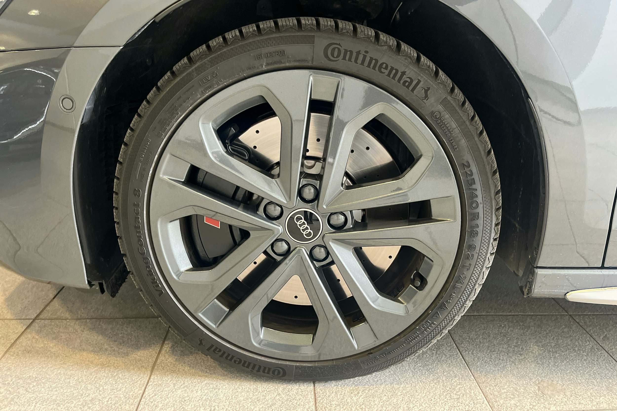 Harmaa Audi S3 2025 kuva 9.