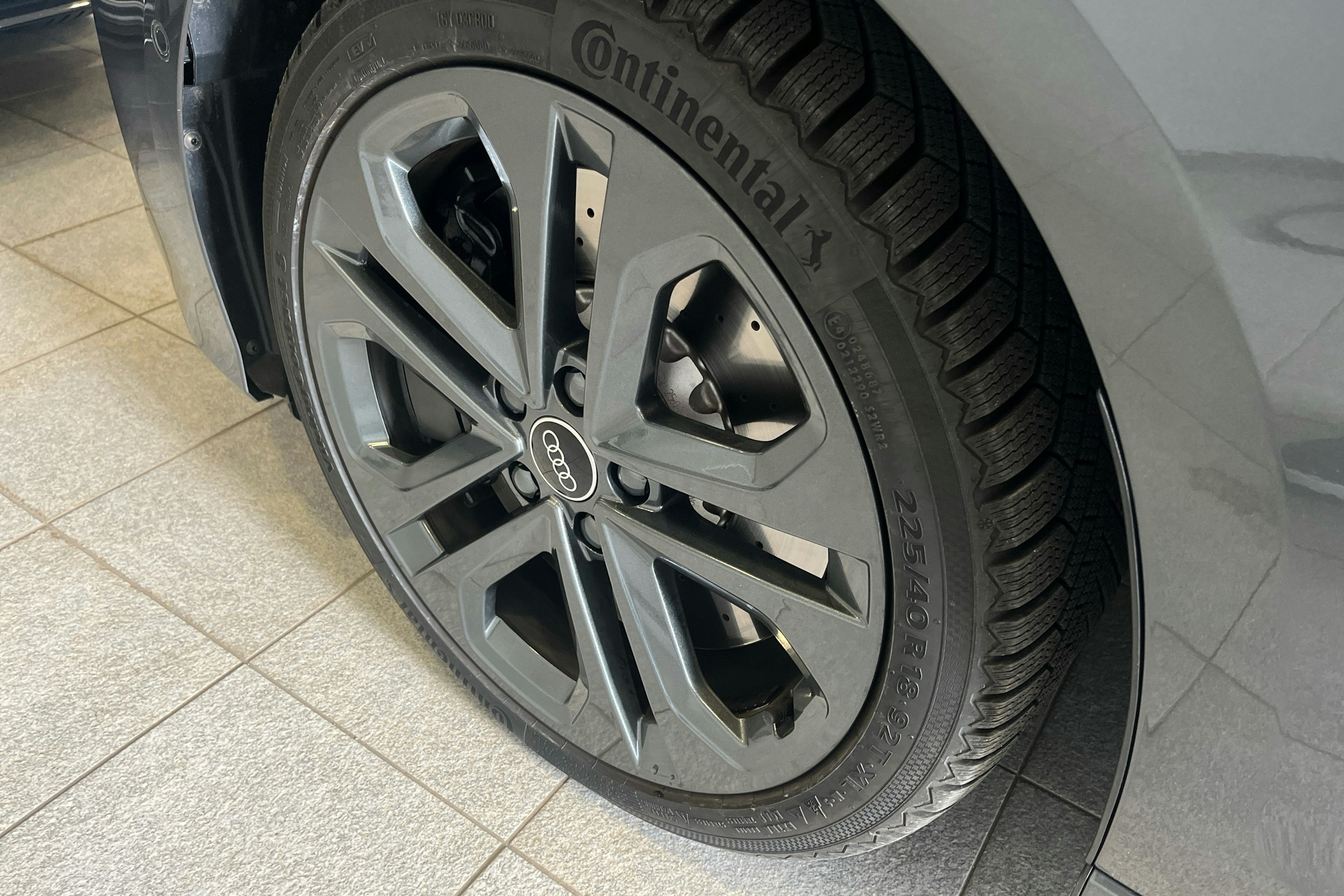 Harmaa Audi S3 2025 kuva 10.
