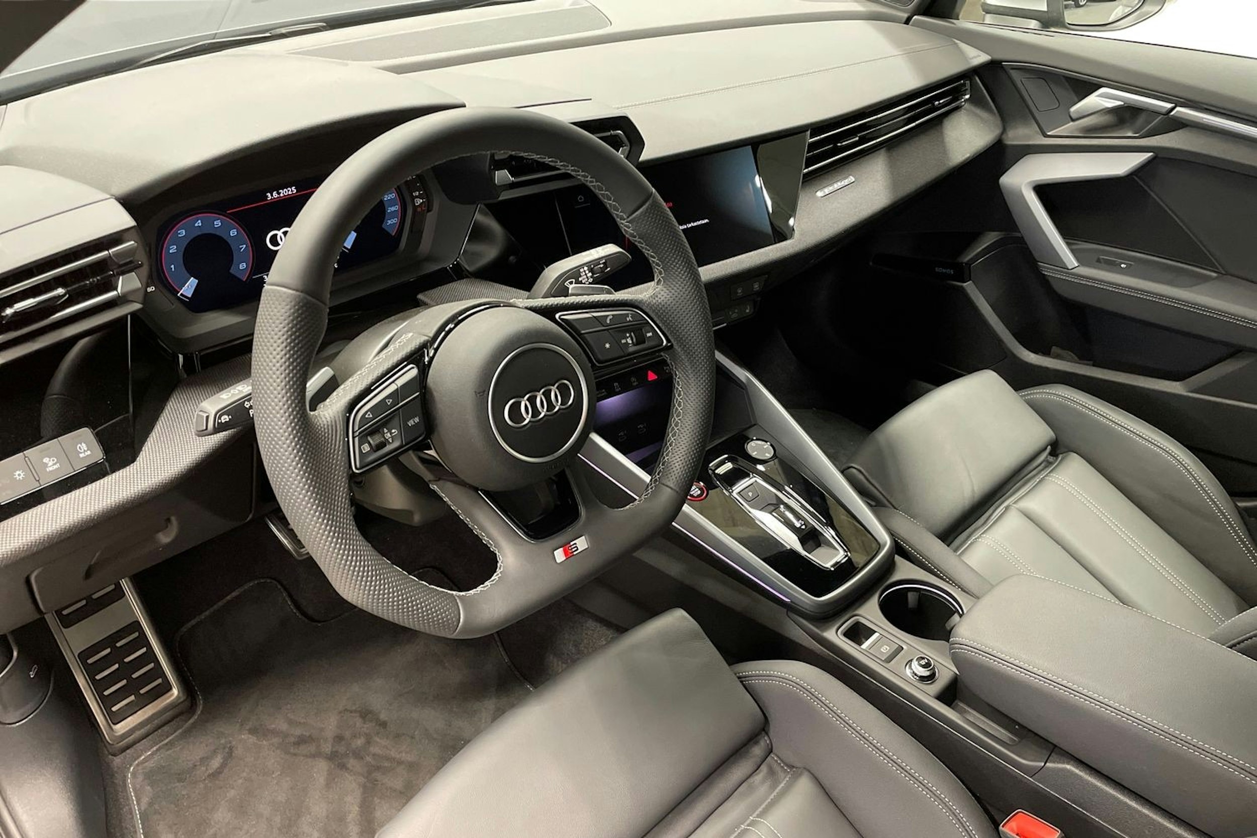 harmaa Audi S3 2025 kuva 6.