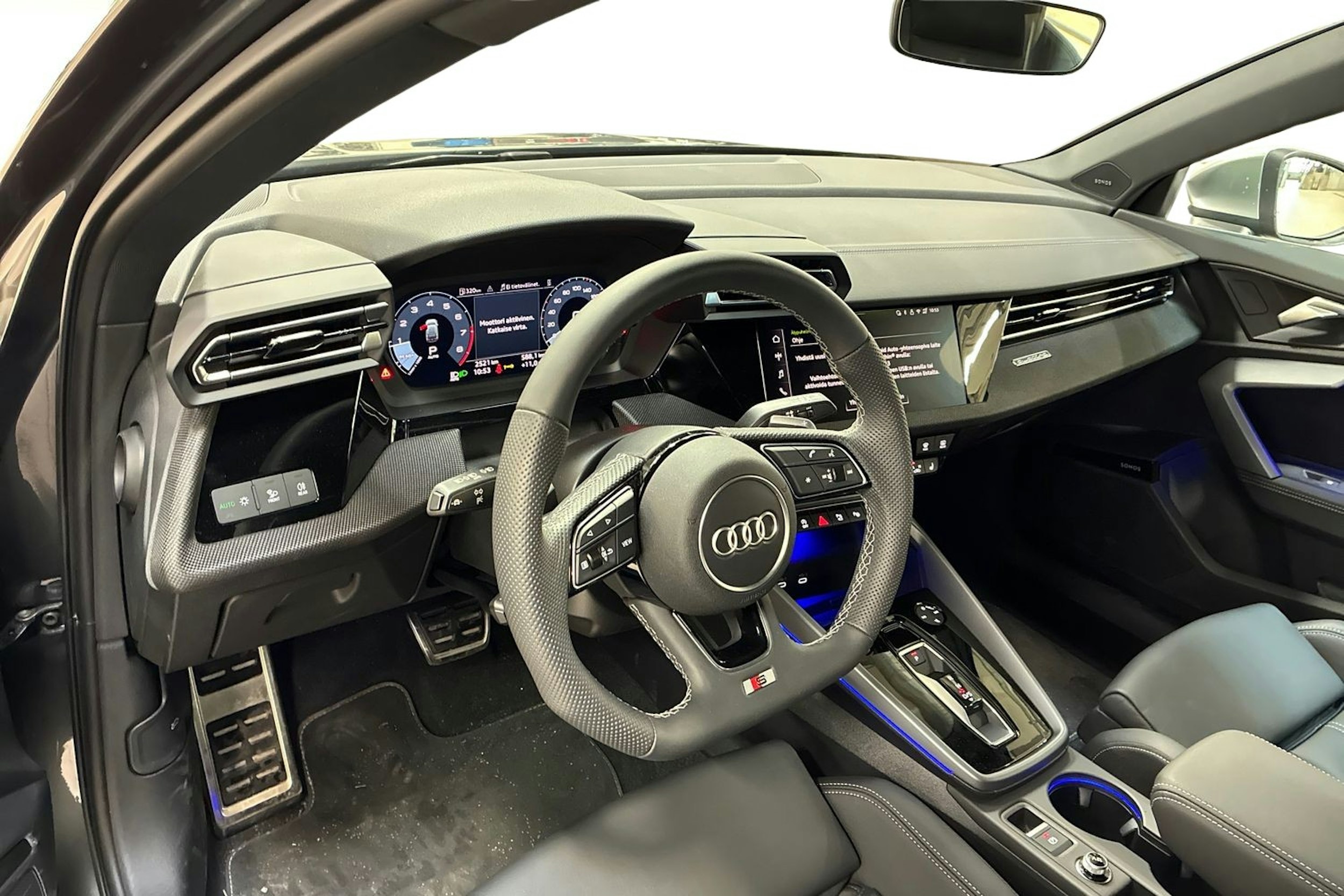 harmaa Audi S3 2025 kuva 6.