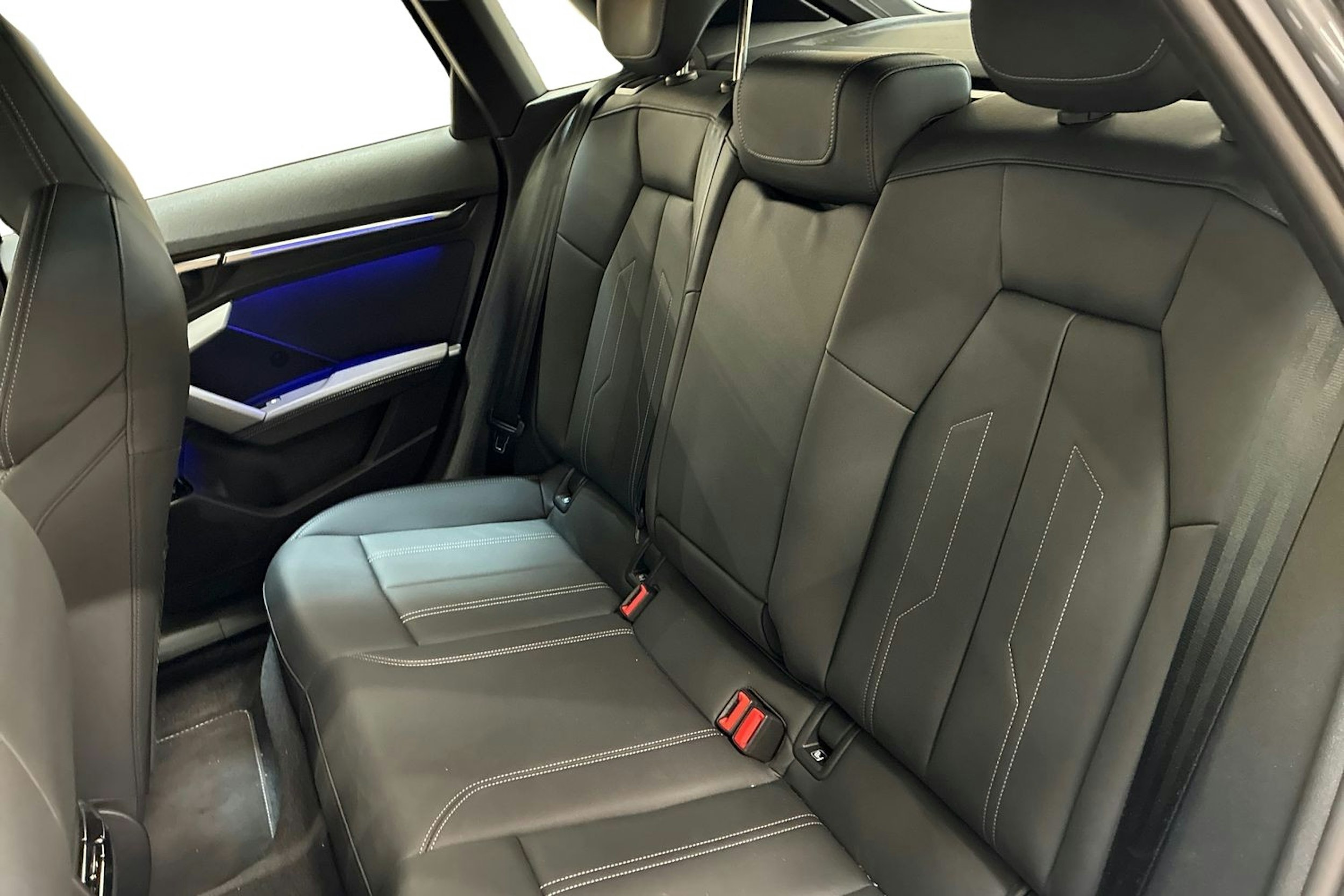 harmaa Audi S3 2025 kuva 8.