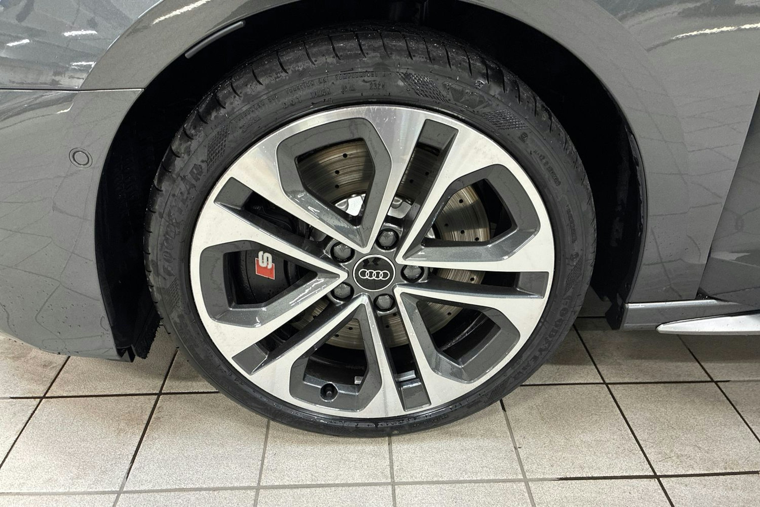 harmaa Audi S3 2025 kuva 10.