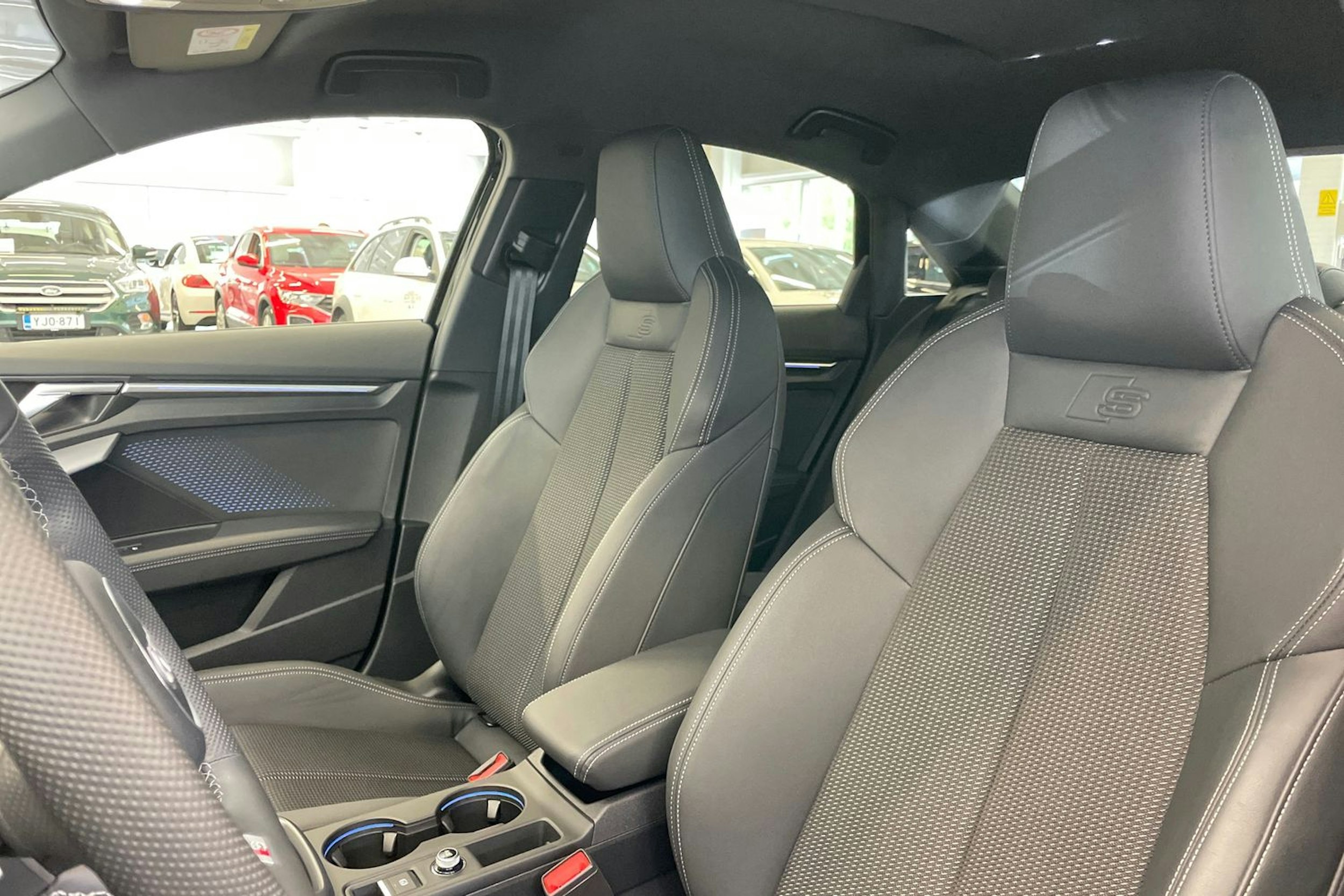 met. musta Audi S3 2025 kuva 13.