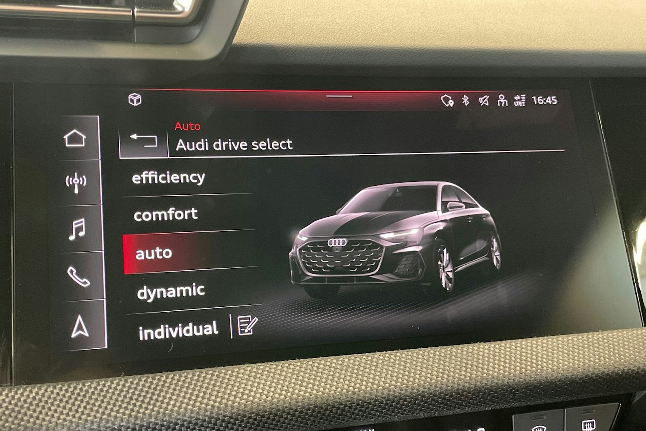 met. musta Audi S3 2025 kuva 22.