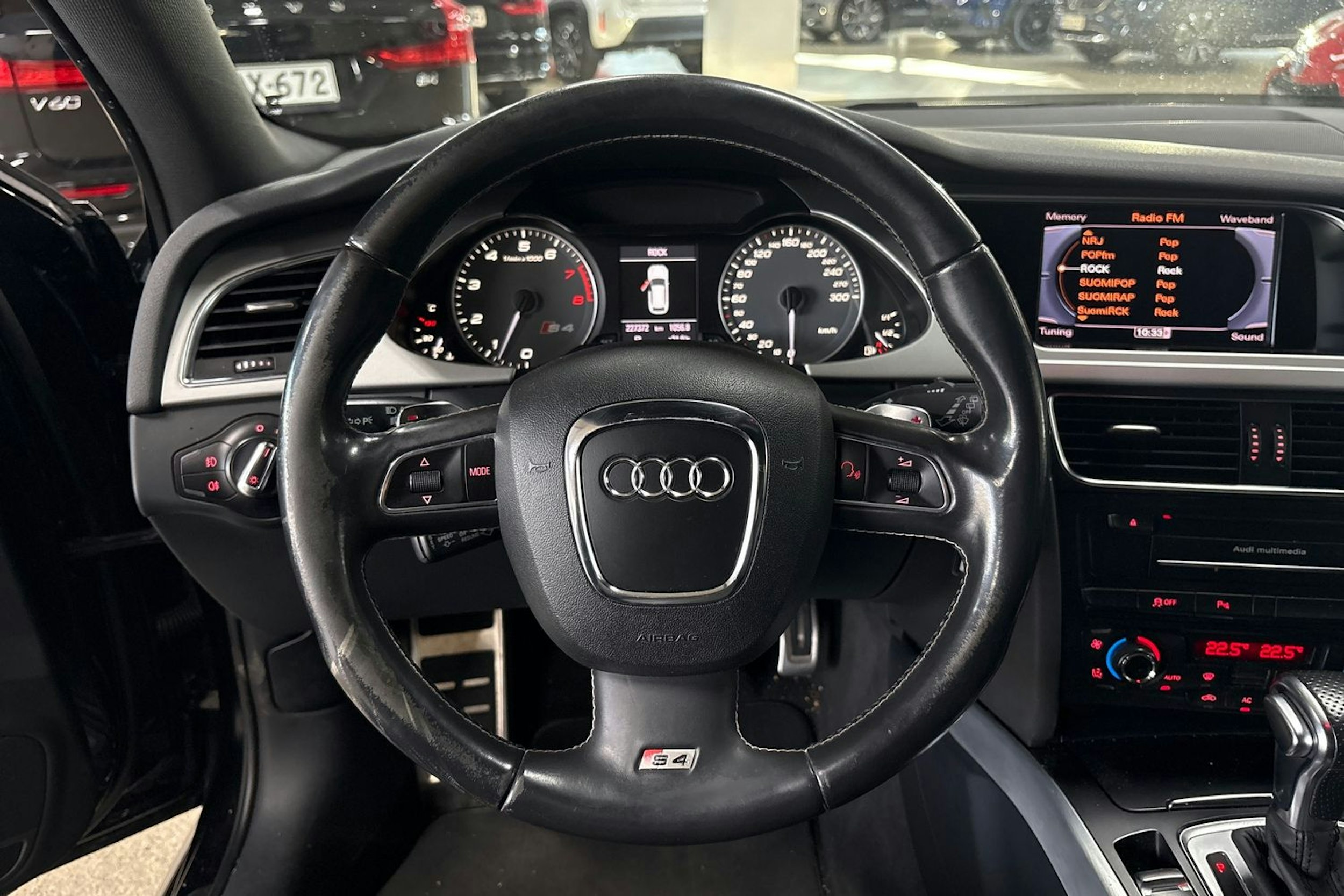 musta Audi S4 2012 kuva 15.
