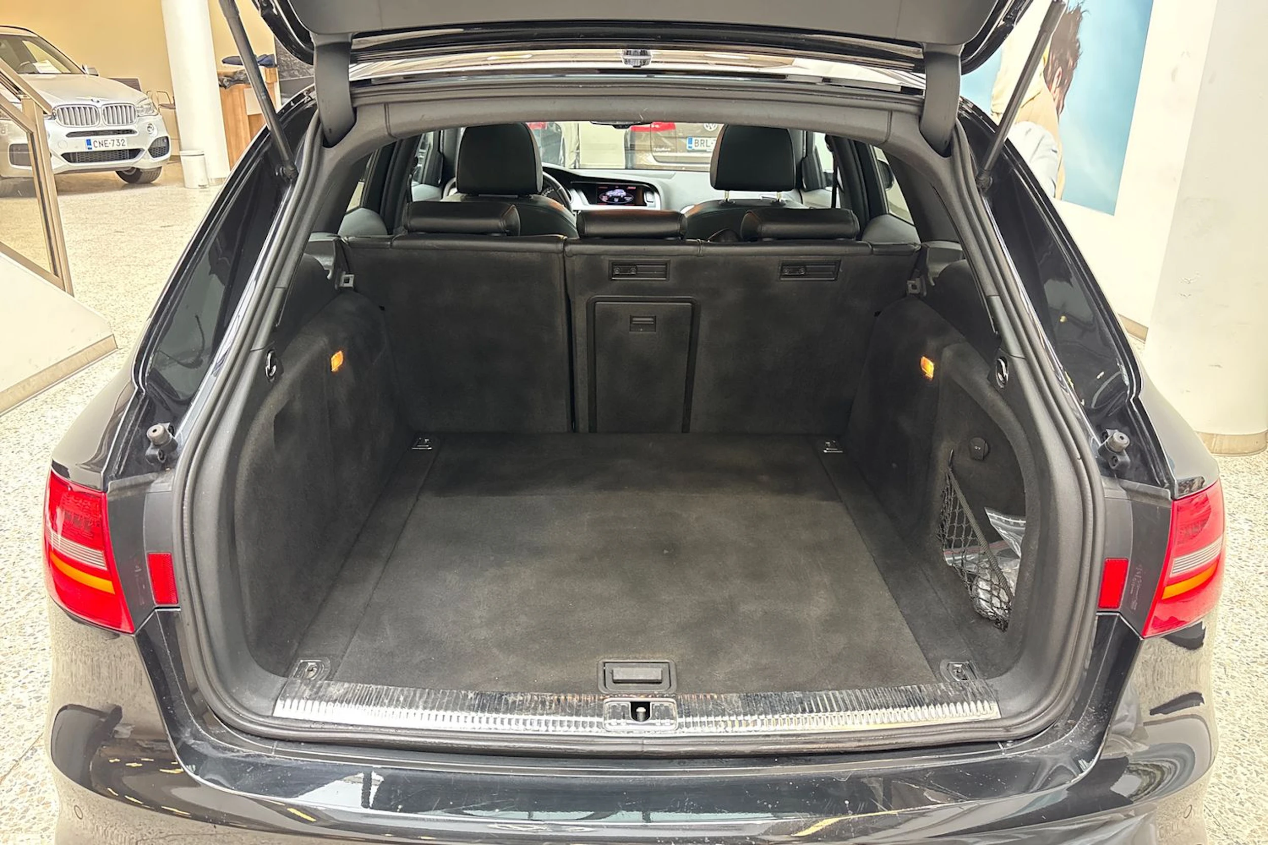 Musta Audi S4 2012 kuva 12.