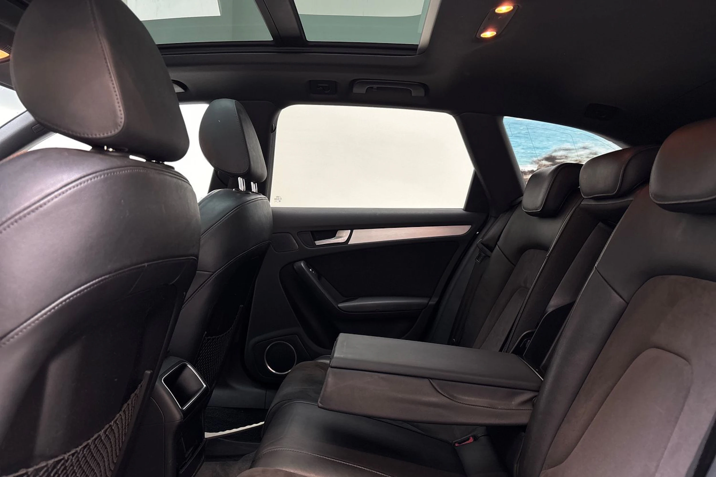 Musta Audi S4 2012 kuva 13.