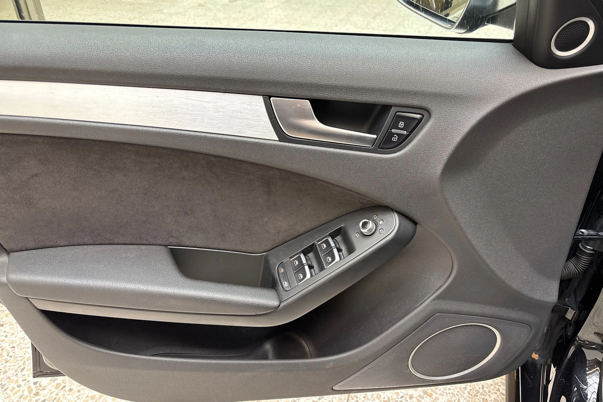 Musta Audi S4 2012 kuva 15.