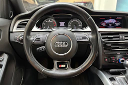 Musta Audi S4 2012 kuva 19.